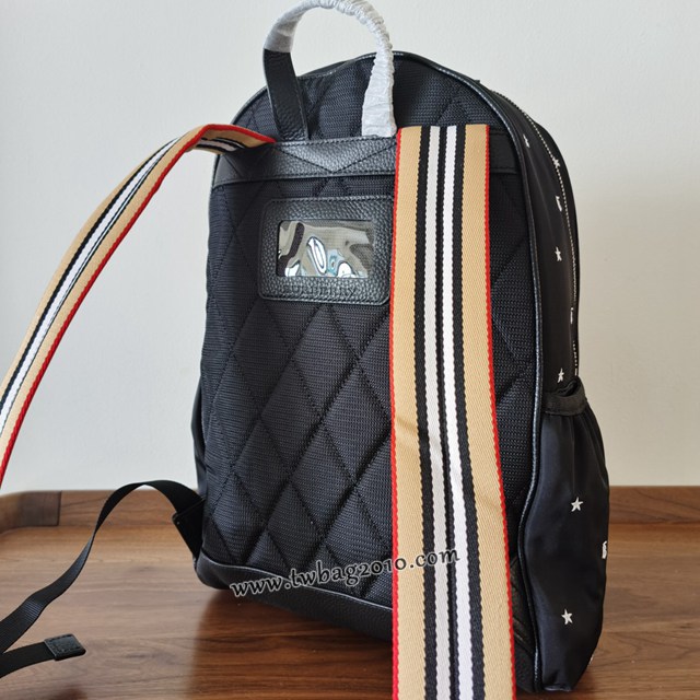 Burberry專門店新款尼龍刺繡雙肩包 巴寶莉TB系列男女同款雙肩背包 yxb1432